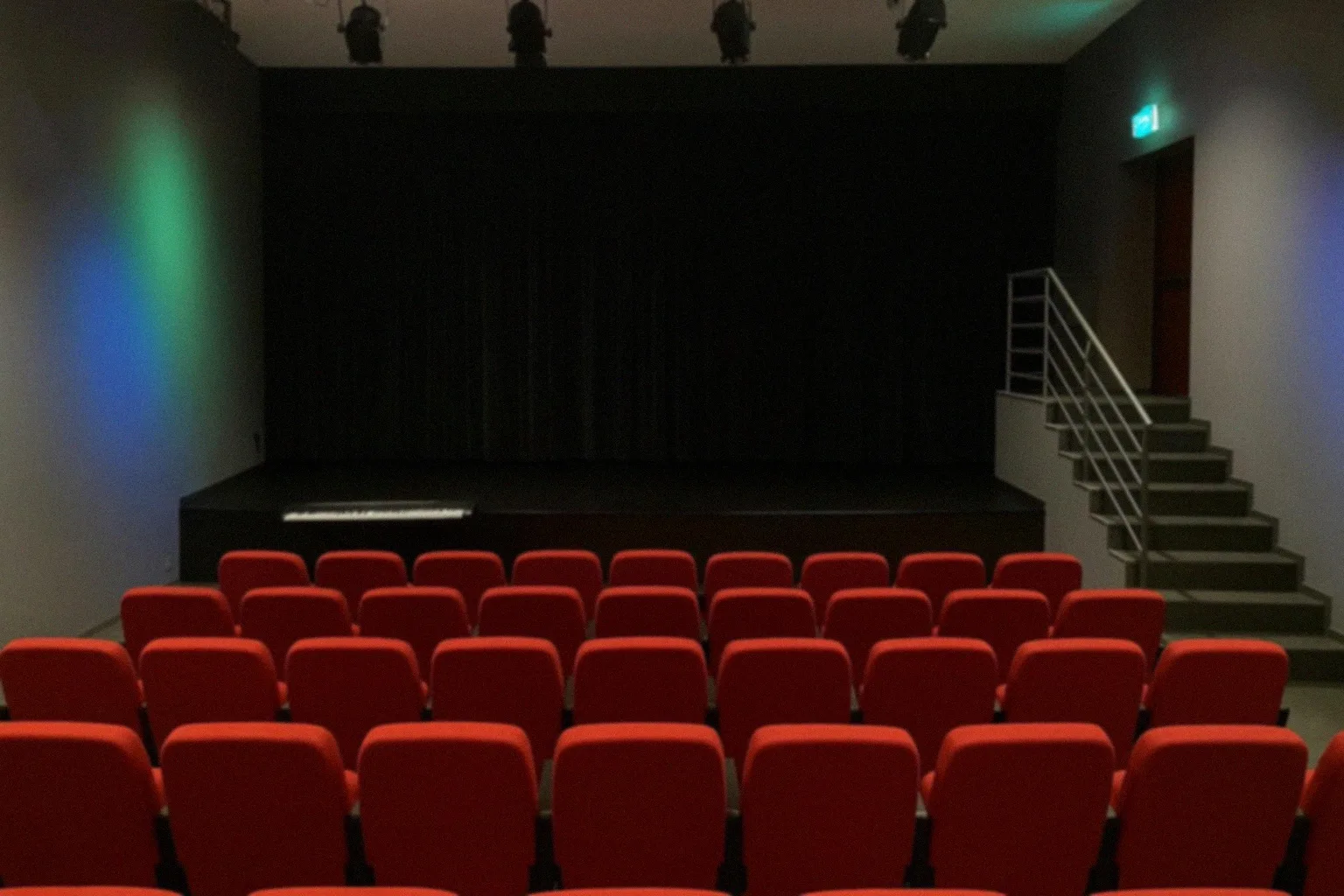 Kabaret Paranienormalni oczarował widownię w Centrum Kultury i Filmu